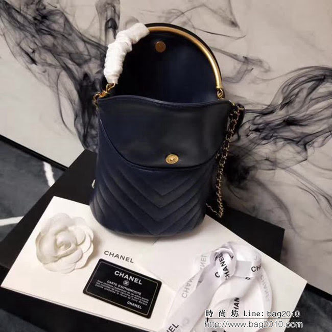 香奈兒CHANEL2018新款Chanel水桶包拼復古掉色五金手柄水染羊皮 DSC1010
